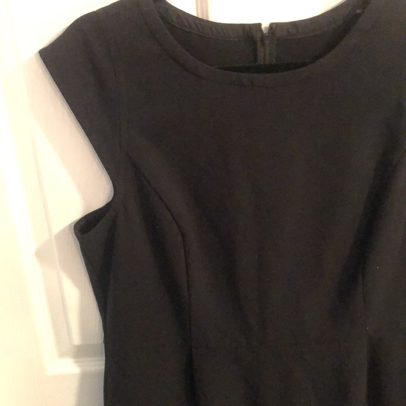 Womens tailored dress - Picture 2 of 4